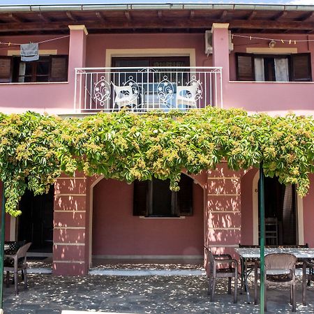 Eleana Apartments And Studios Agios Georgios  Dış mekan fotoğraf